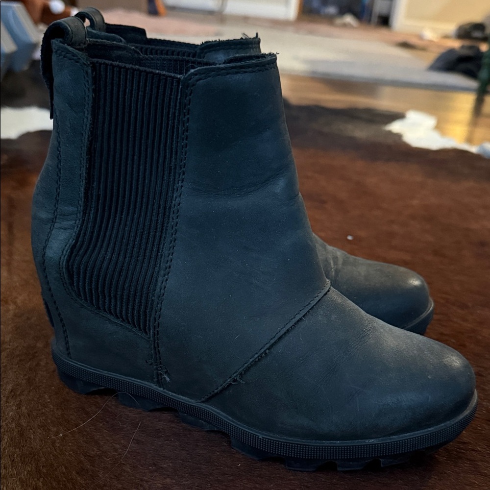 Sorel Black Wedge Ankle Boots - Picture 2 of 3